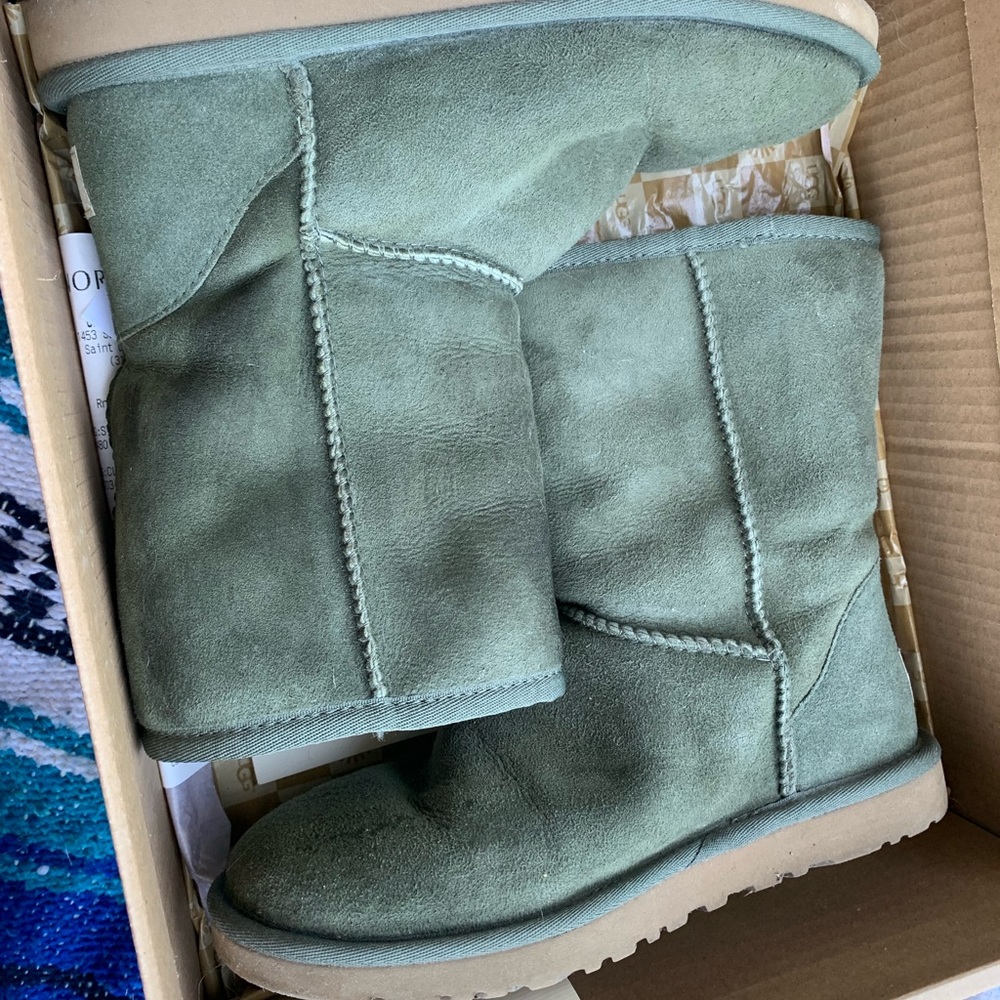 Green short uggs